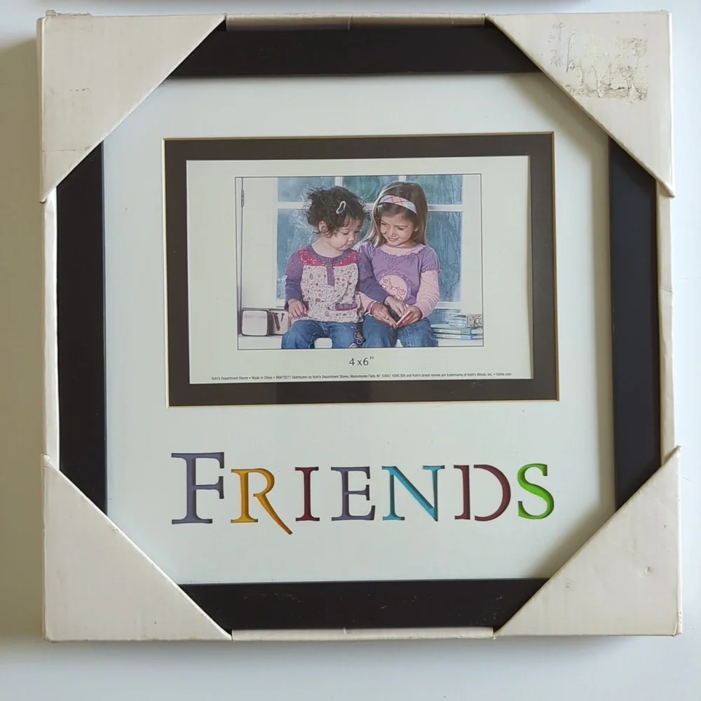 Friends Frames Photos Pictures Walnut 4x6 Black White St Nicholas Square 4x6